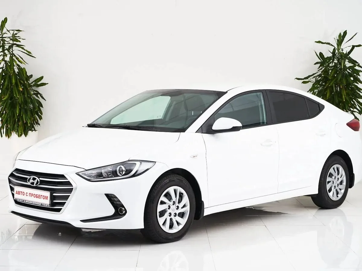 Hyundai Elantra VI (AD) · Active