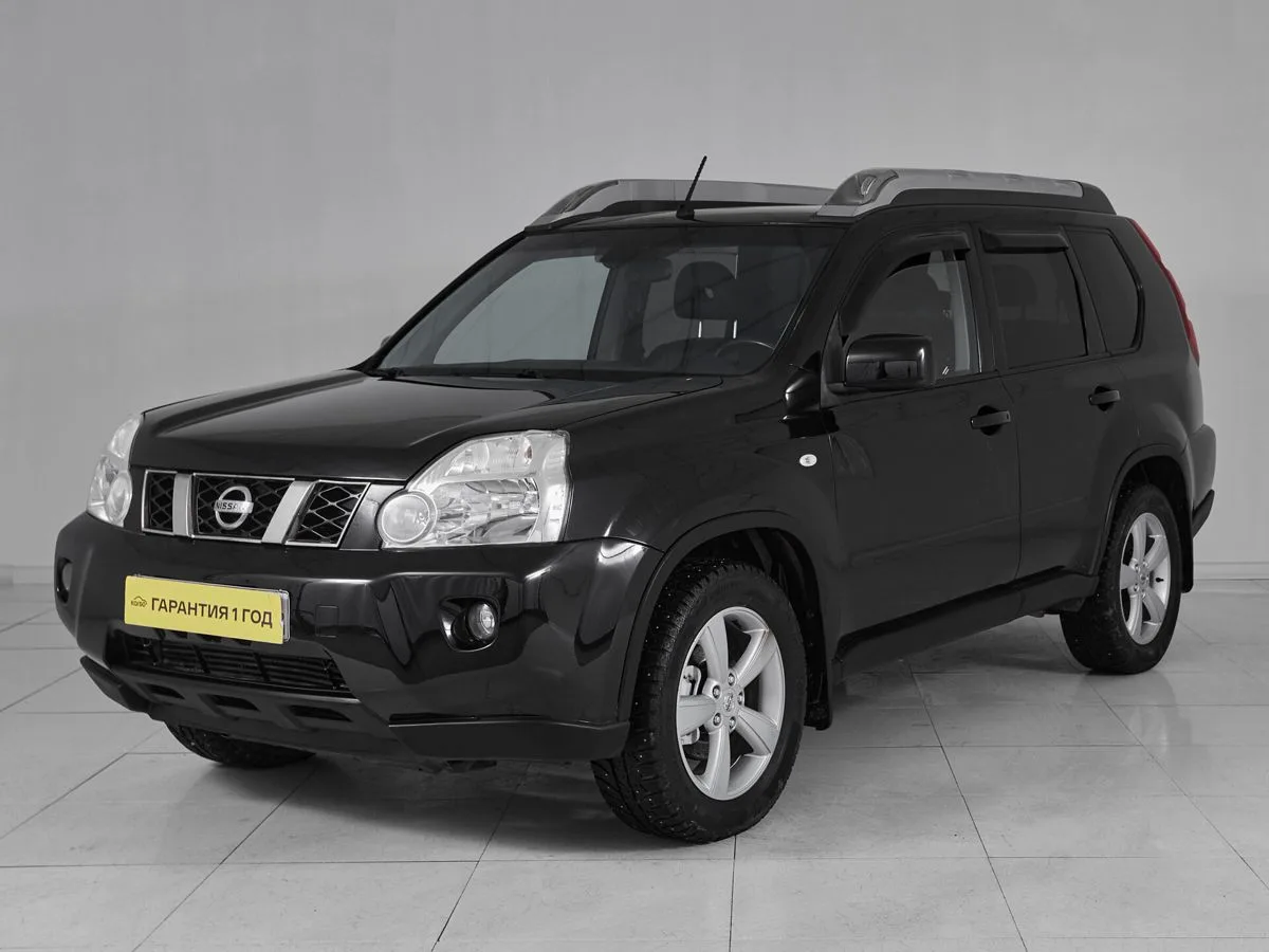 Nissan X-Trail II · LE +Hi-Fi (metallic)