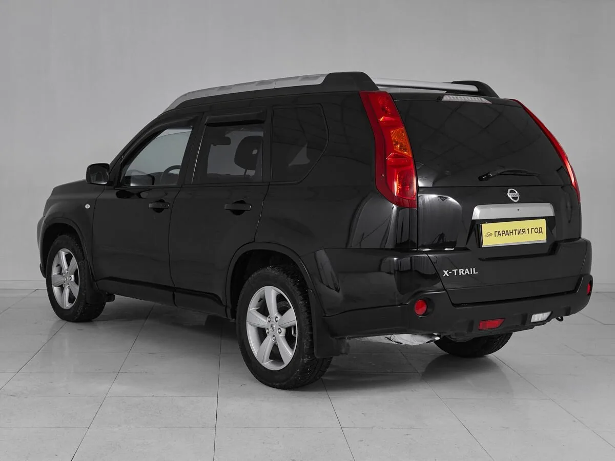 Nissan X-Trail II · LE +Hi-Fi (metallic) — фото 4
