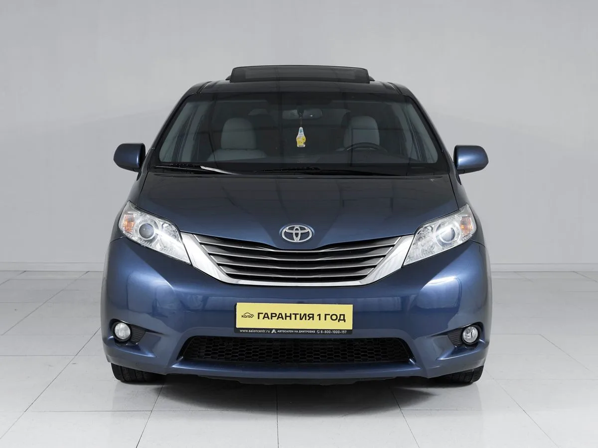 Toyota Sienna III Рестайлинг — фото 2
