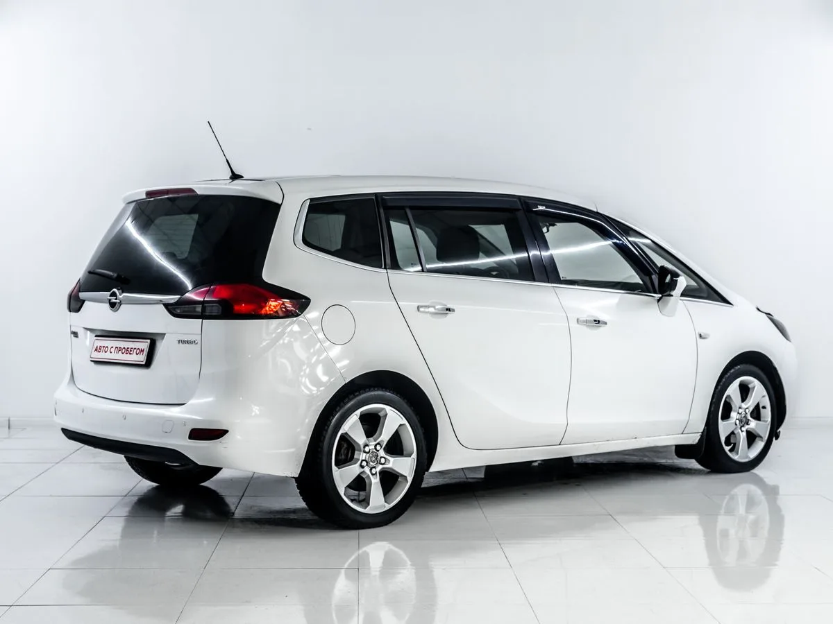 Opel Zafira C — фото 4