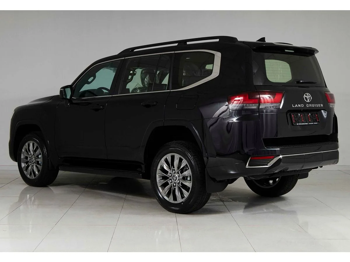 Toyota Land Cruiser 300 Series — фото 4