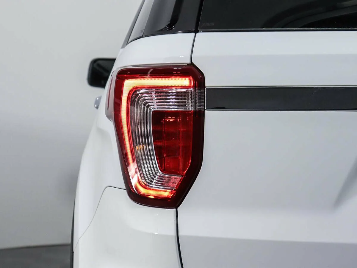Ford Explorer V Рестайлинг · XLT — фото 5