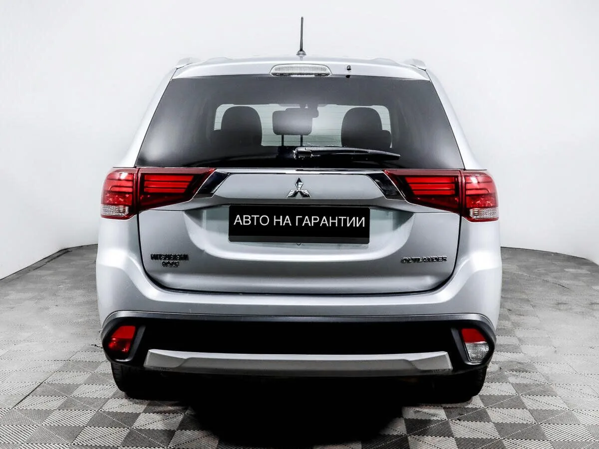 Mitsubishi Outlander III Рестайлинг 2 · Invite — фото 4