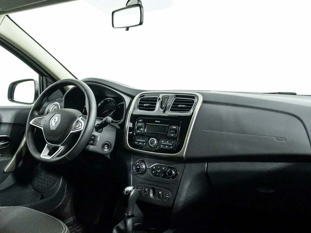 Renault Sandero II Рестайлинг · Drive — фото 5