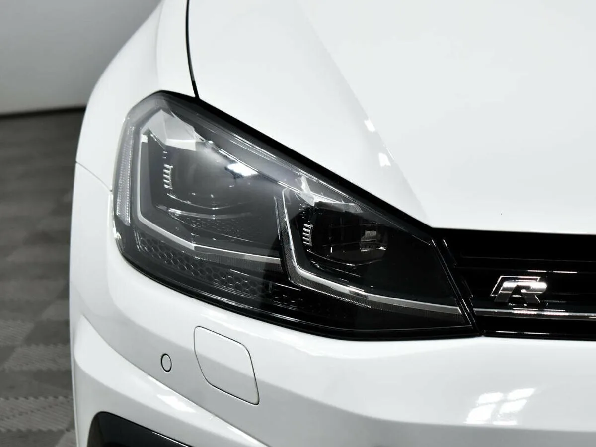 Volkswagen Golf R VII Рестайлинг — фото 5