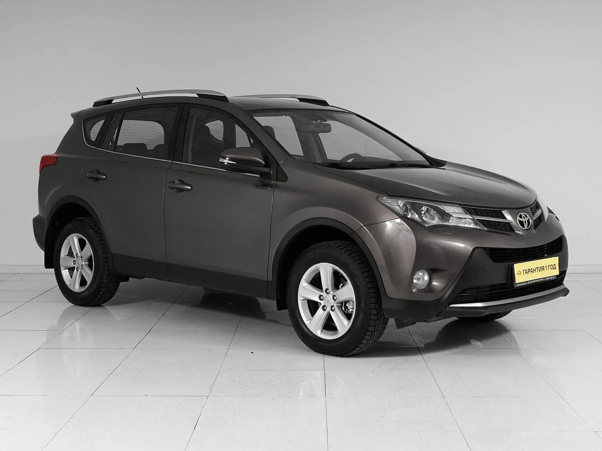 Toyota RAV4 IV (XA40) — фото 3