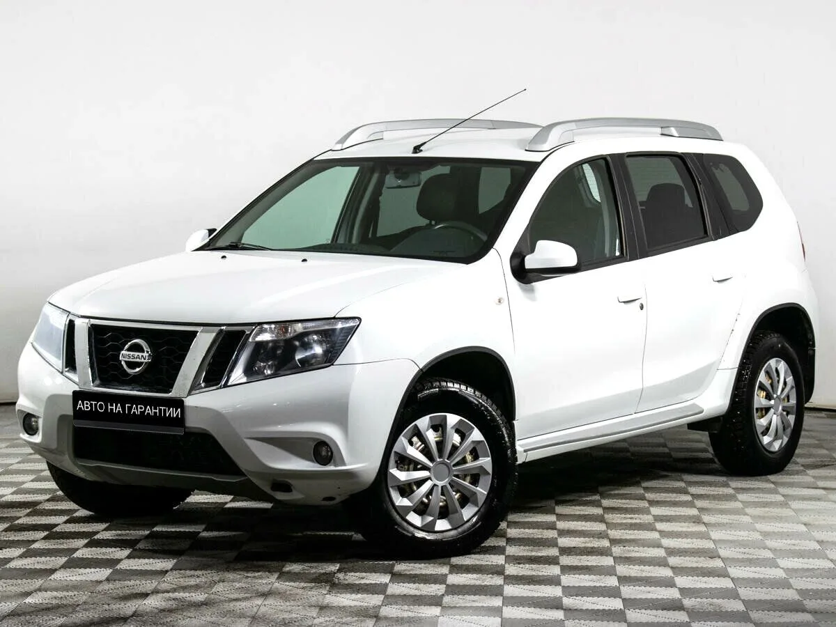 Nissan Terrano III (D10) · Elegance