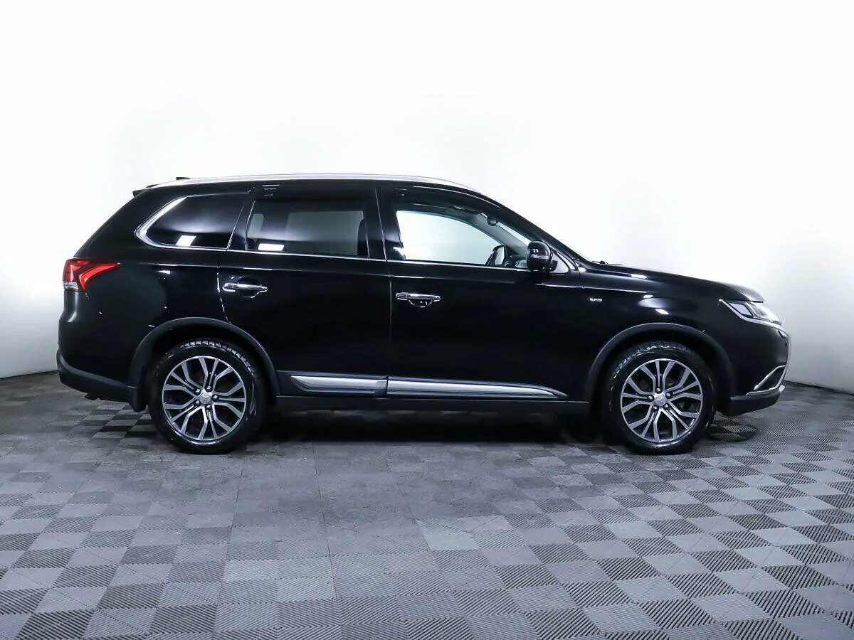 Mitsubishi Outlander III Рестайлинг 2 · GT — фото 4