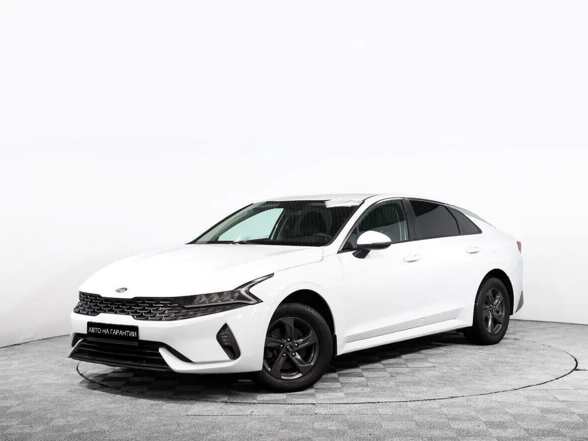 Kia K5 III · Luxe