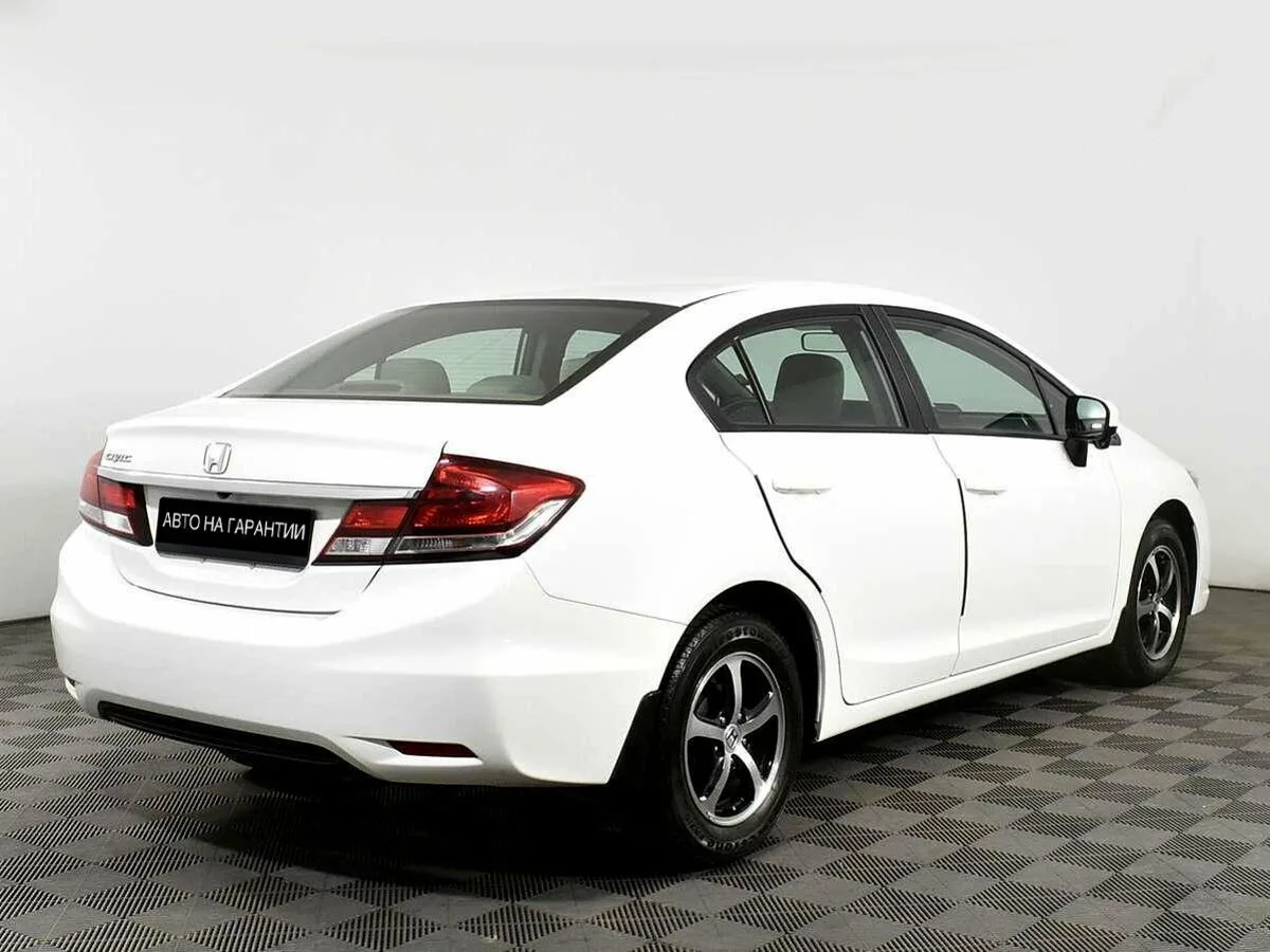 Honda Civic IX Рестайлинг · Lifestyle — фото 3