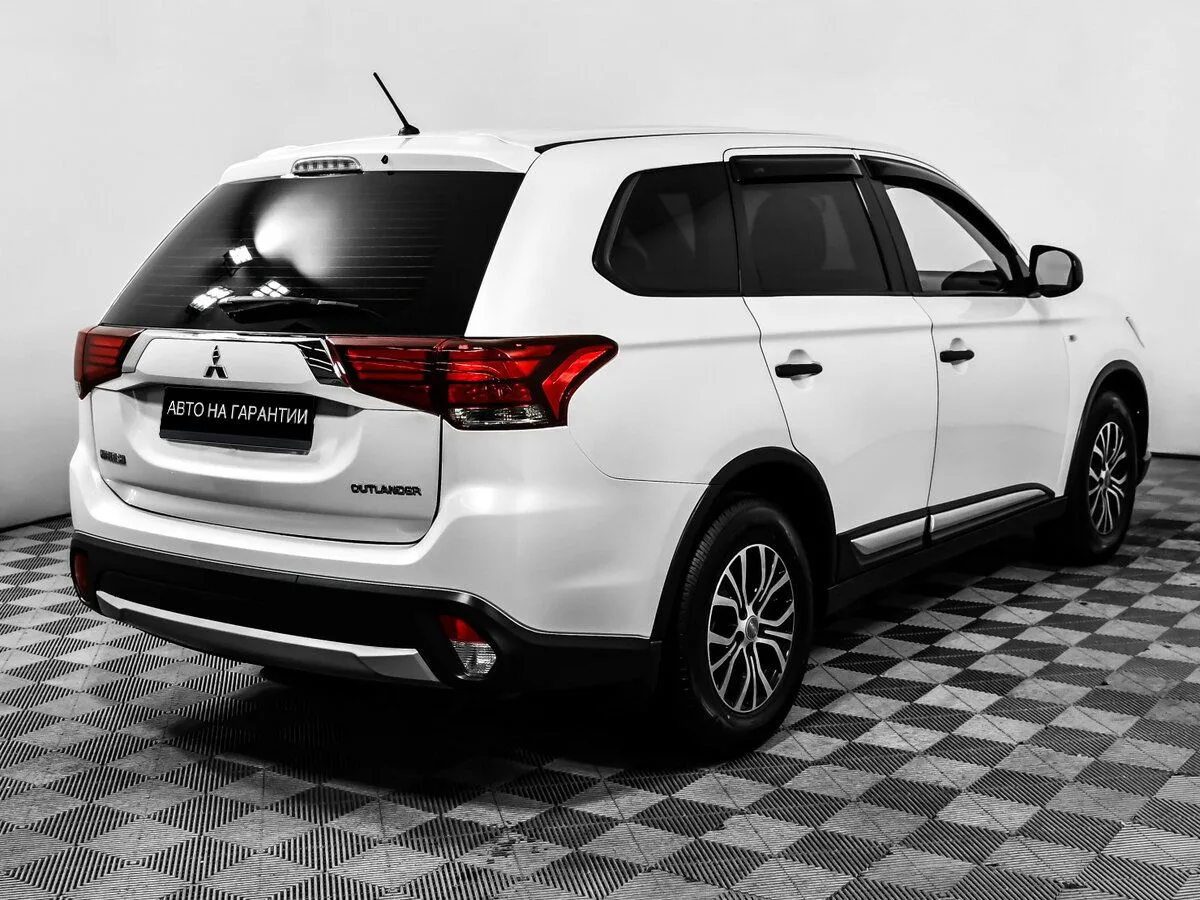 Mitsubishi Outlander III Рестайлинг 2 · Inform — фото 5