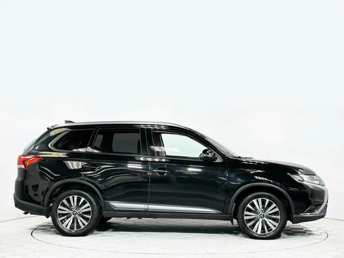 Mitsubishi Outlander III Рестайлинг 3 · Invite (2018-2021) — фото 4