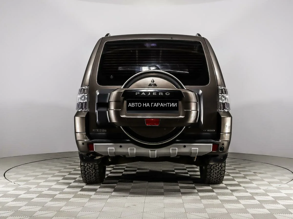 Mitsubishi Pajero IV Рестайлинг 1 · Instyle — фото 4