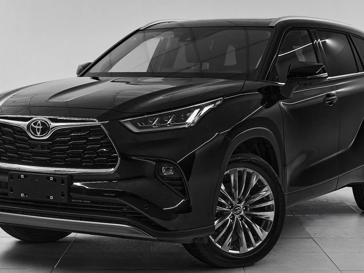 Toyota Highlander IV (XU70) · Luxury