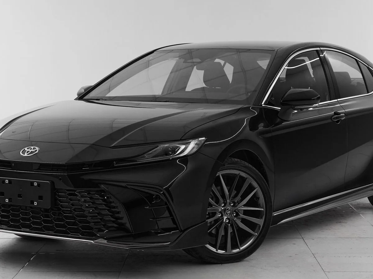 Toyota Camry IX (XV80) · LE