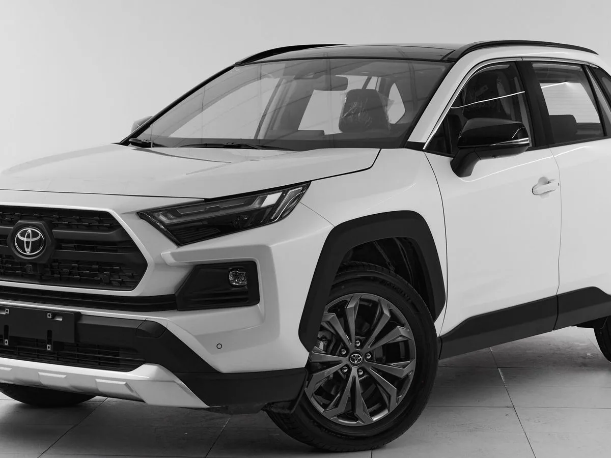 Toyota RAV4 V (XA50) · Adventure