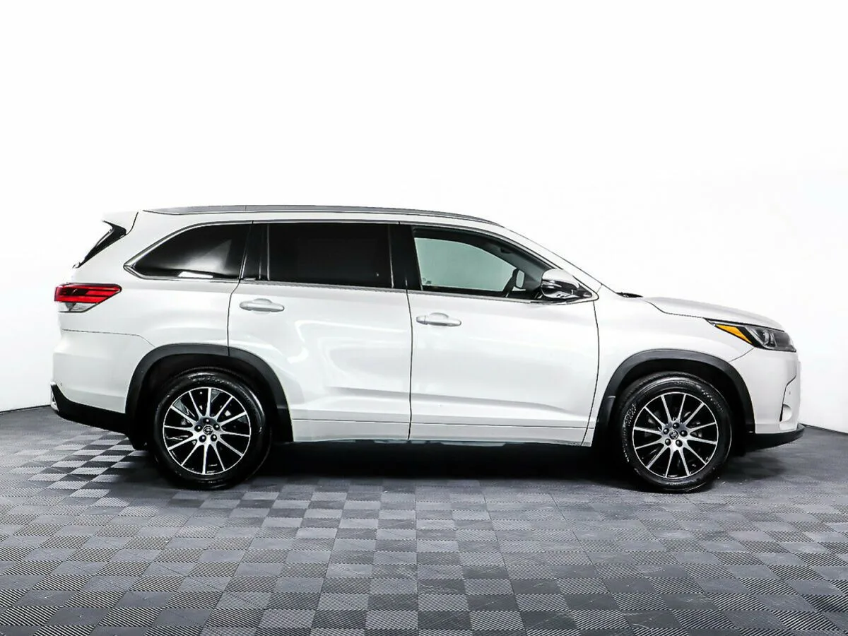 Toyota Highlander III (XU50) Рестайлинг · Элеганс — фото 4
