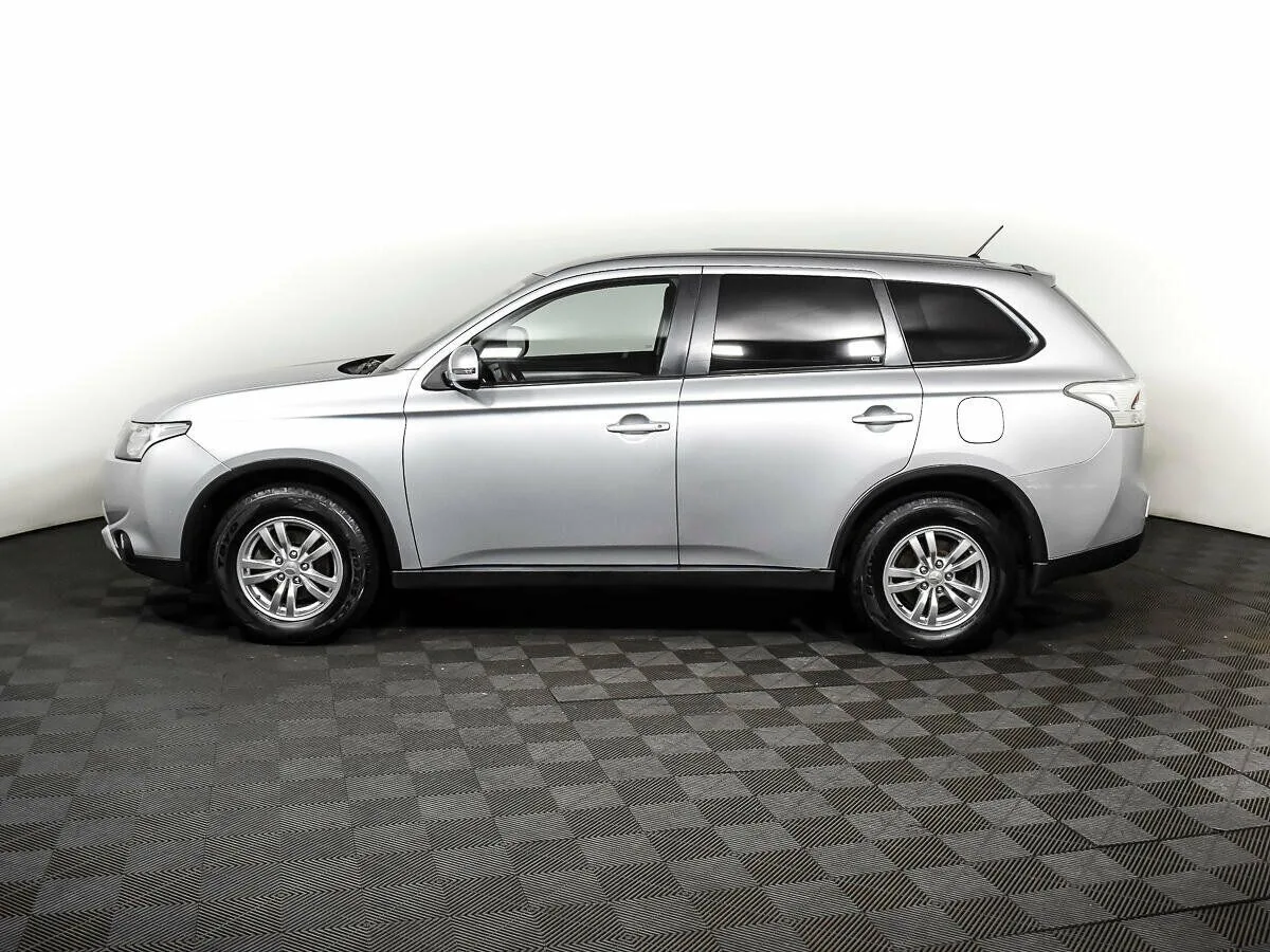 Mitsubishi Outlander III · Intense — фото 3