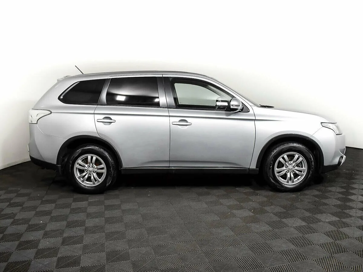 Mitsubishi Outlander III · Intense — фото 4