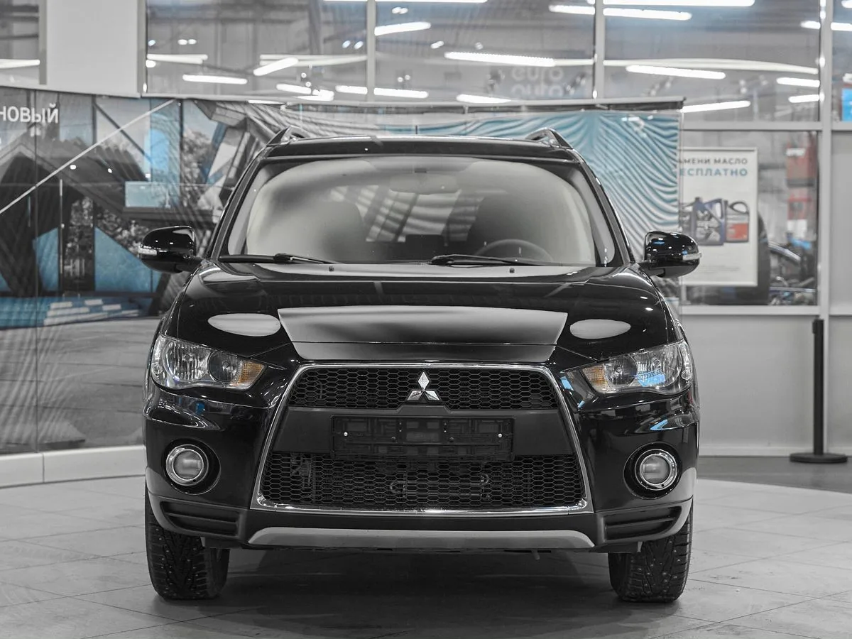 Mitsubishi Outlander II Рестайлинг · Ultimate — фото 2