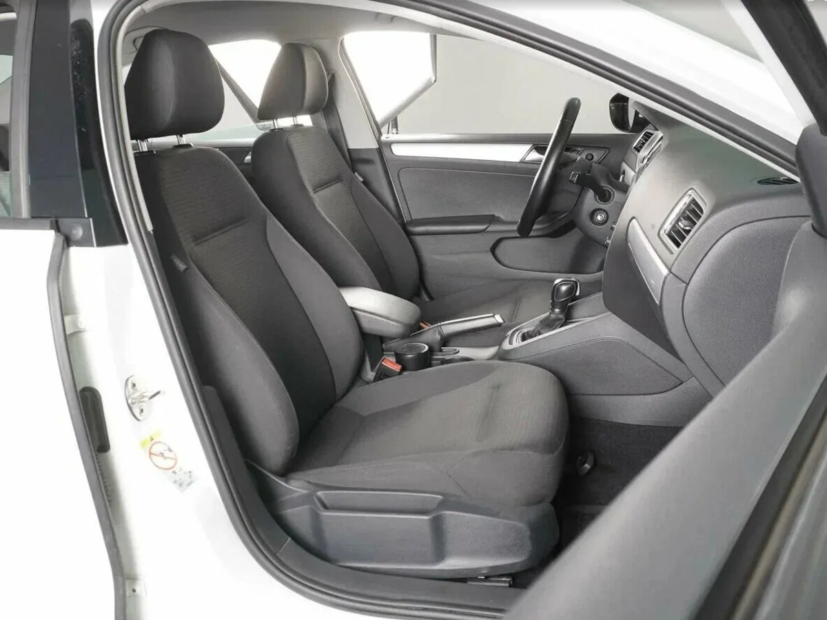 Volkswagen Jetta VI Рестайлинг · Life — фото 5