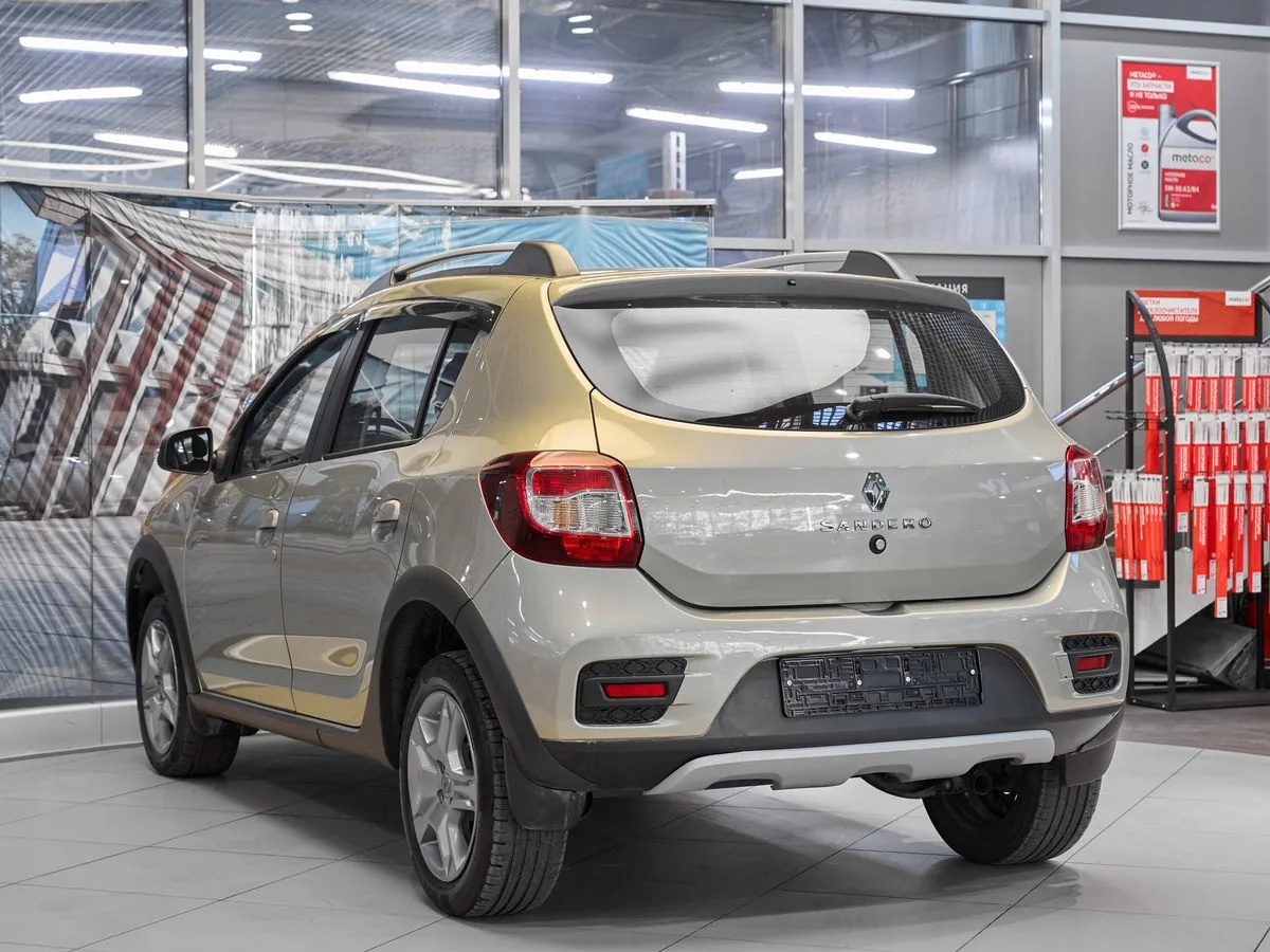 Renault Sandero II Рестайлинг · Stepway Life — фото 4