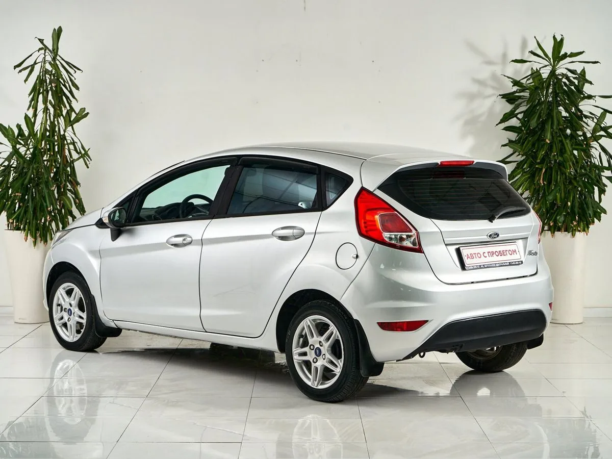 Ford Fiesta Mk6 Рестайлинг — фото 4