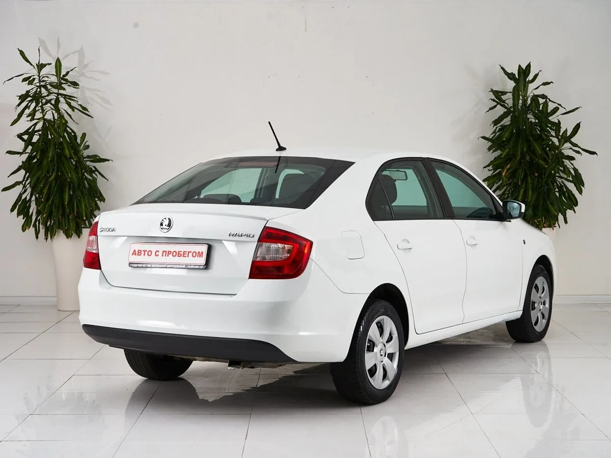 Skoda Rapid I — фото 5
