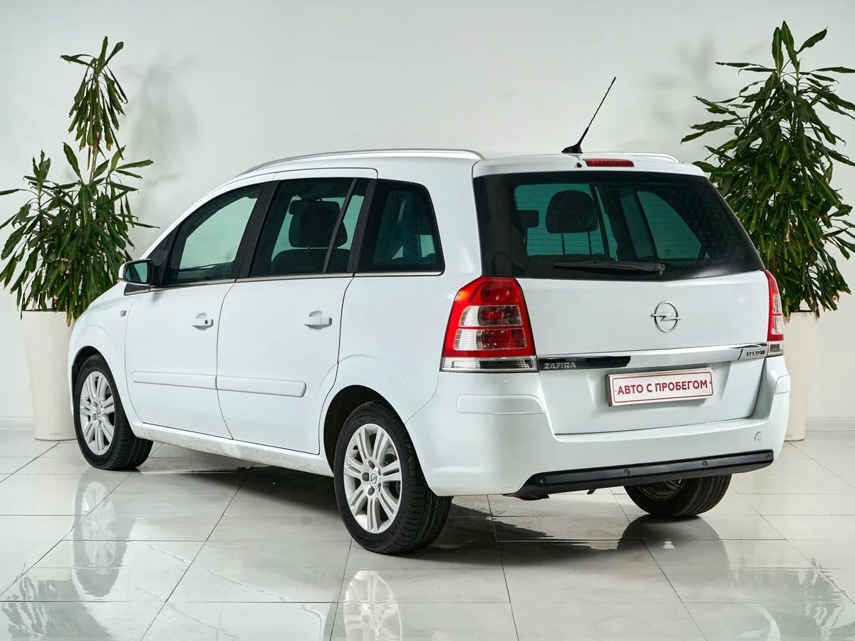 Opel Zafira B Рестайлинг — фото 5