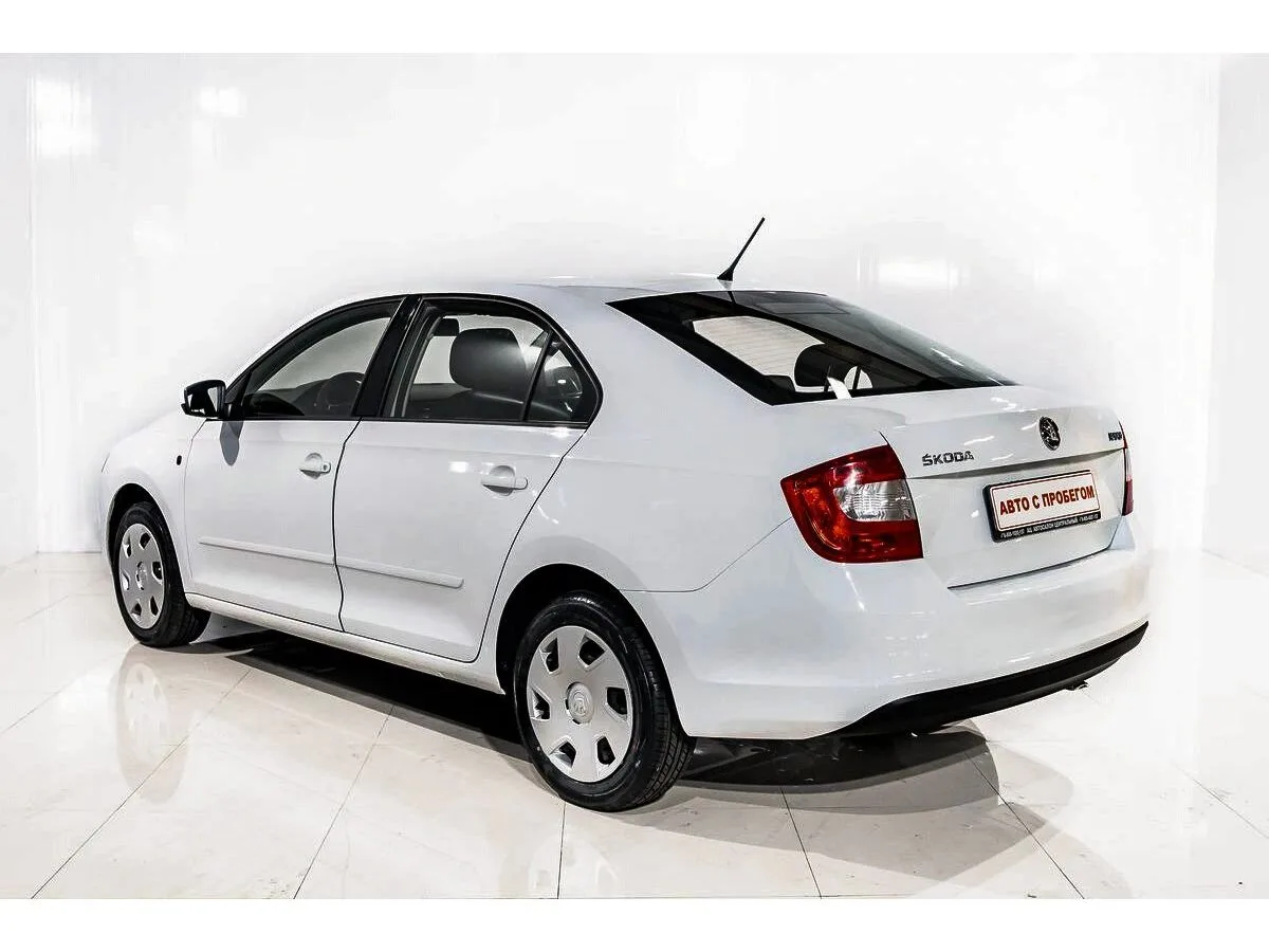 Skoda Rapid I — фото 4