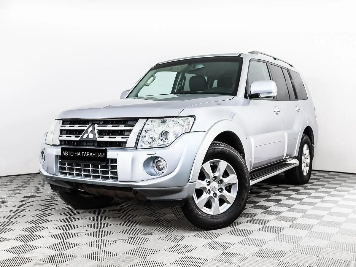 Mitsubishi Pajero IV Рестайлинг 1 · Instyle