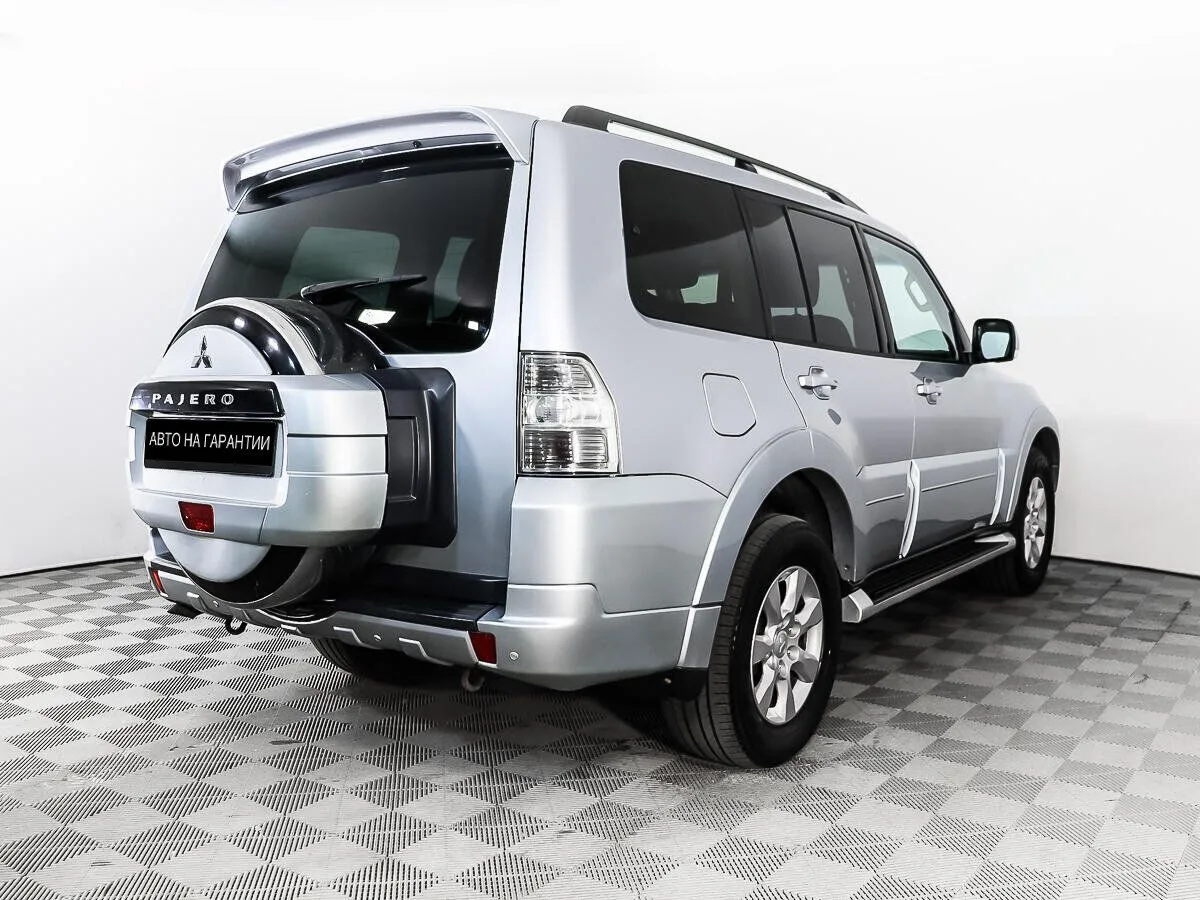 Mitsubishi Pajero IV Рестайлинг 1 · Instyle — фото 3