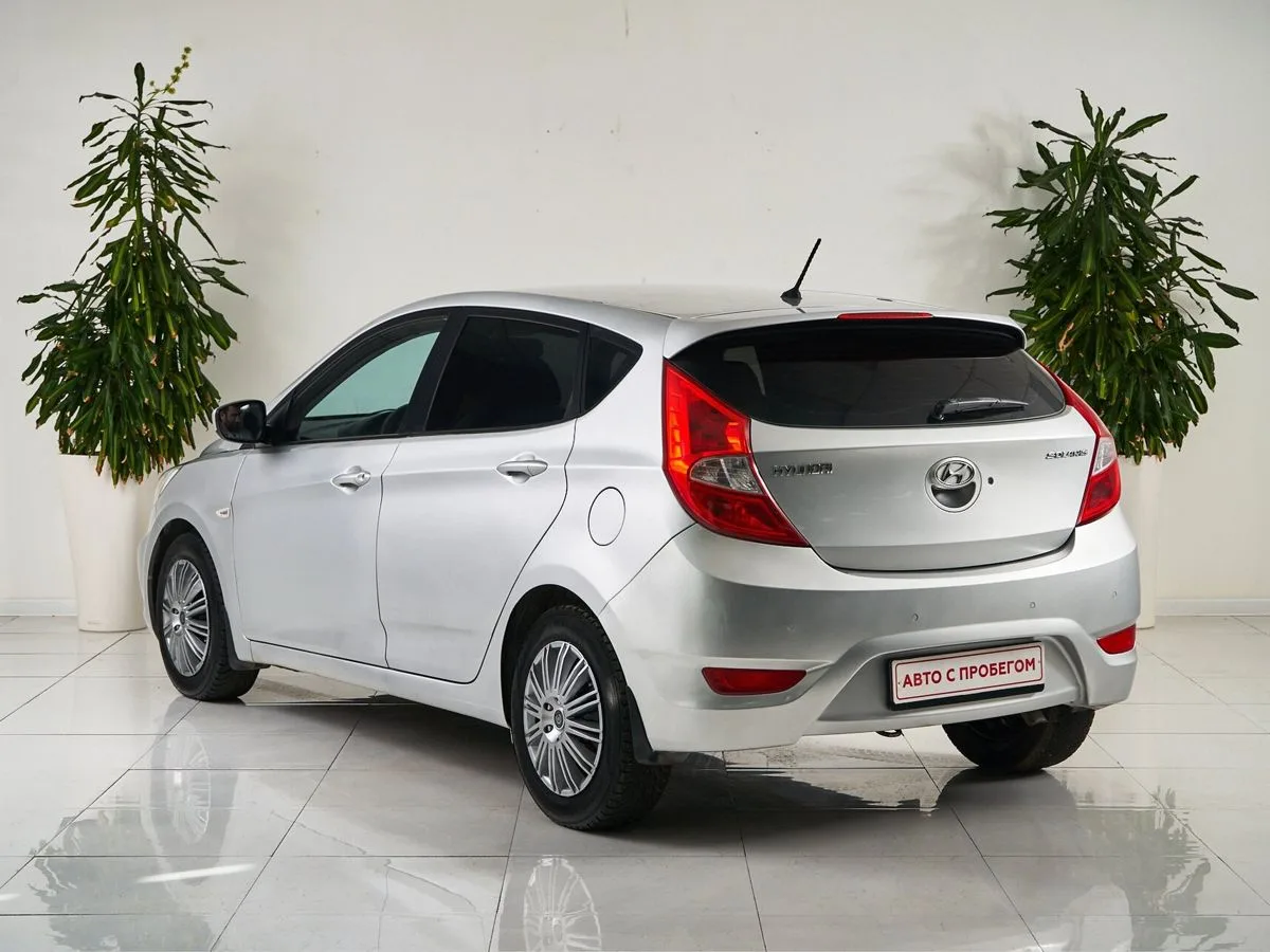 Hyundai Solaris I — фото 4