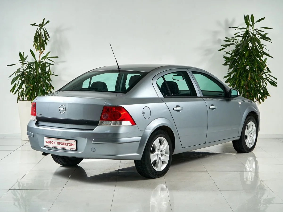 Opel Astra H Рестайлинг — фото 4