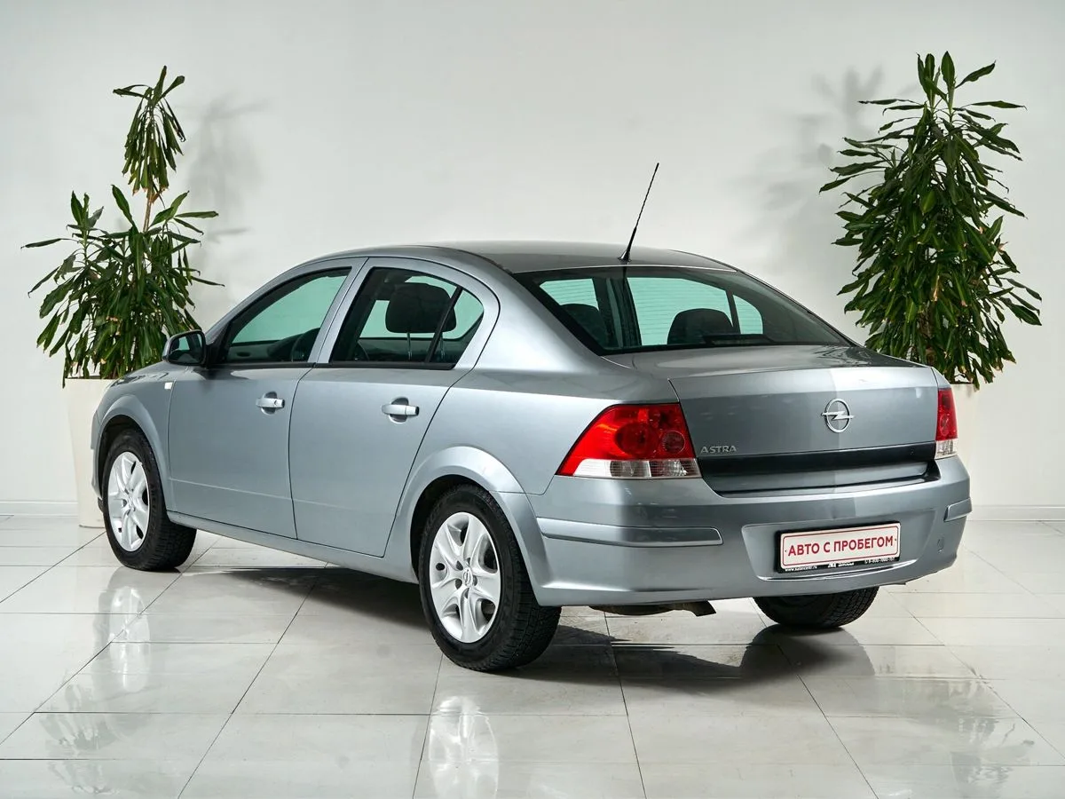 Opel Astra H Рестайлинг — фото 5