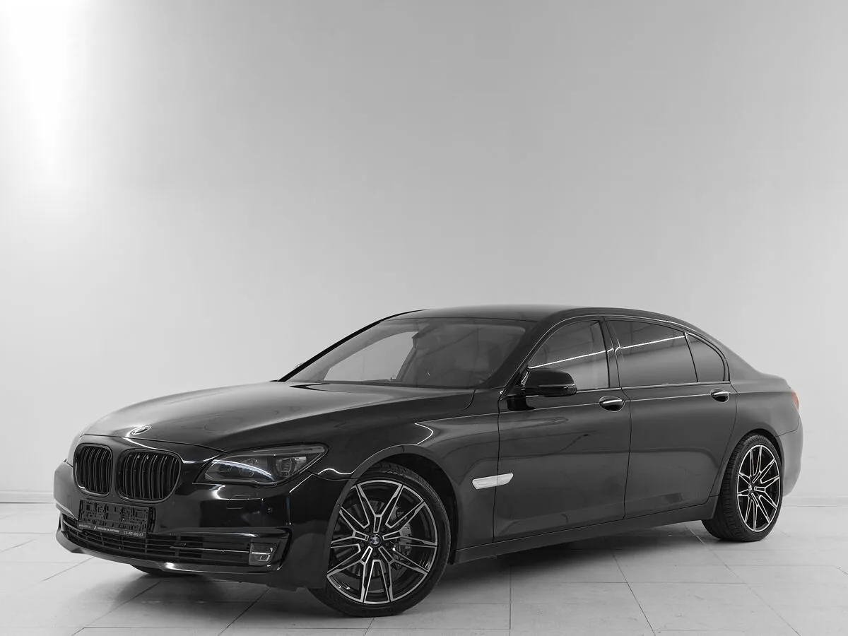 BMW 7 серии V (F01/F02/F04) Рестайлинг · 740Li xDrive