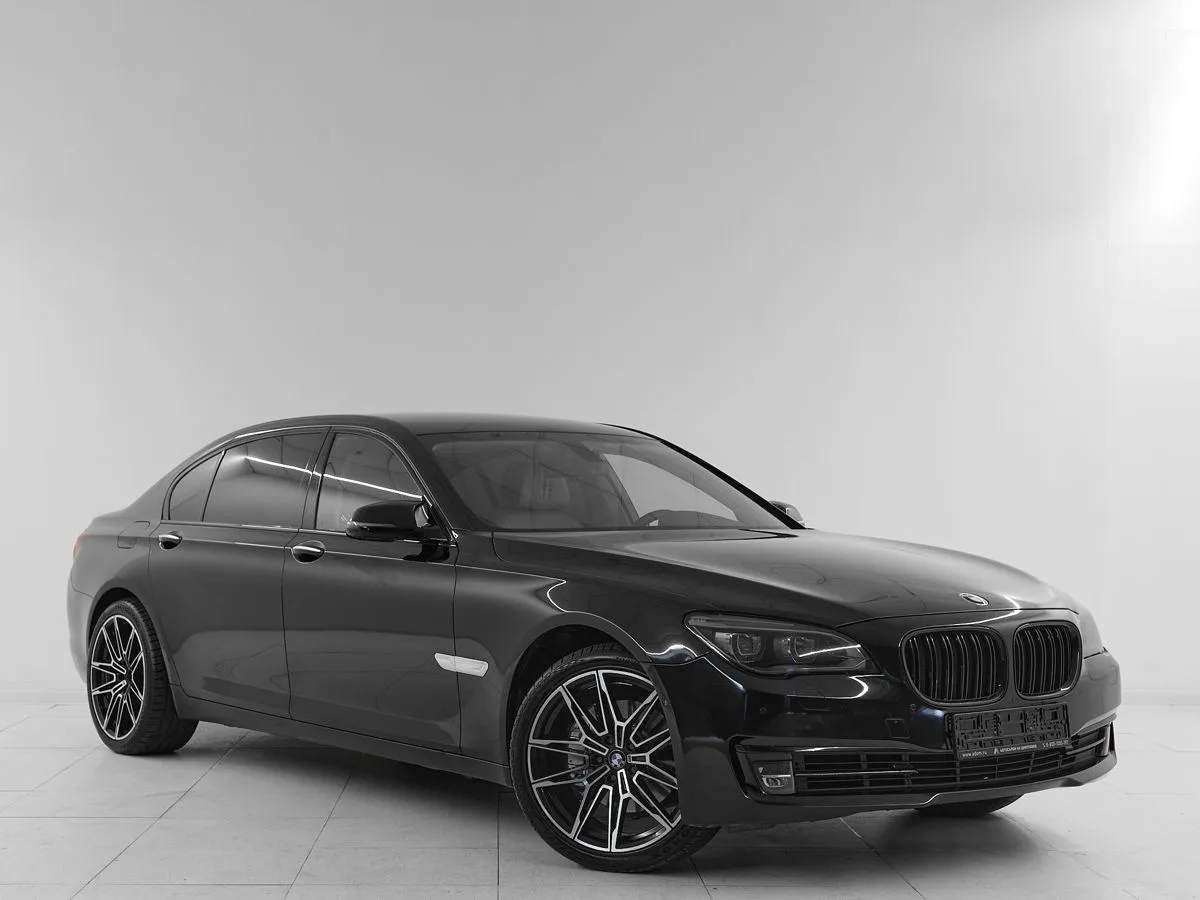 BMW 7 серии V (F01/F02/F04) Рестайлинг · 740Li xDrive — фото 3