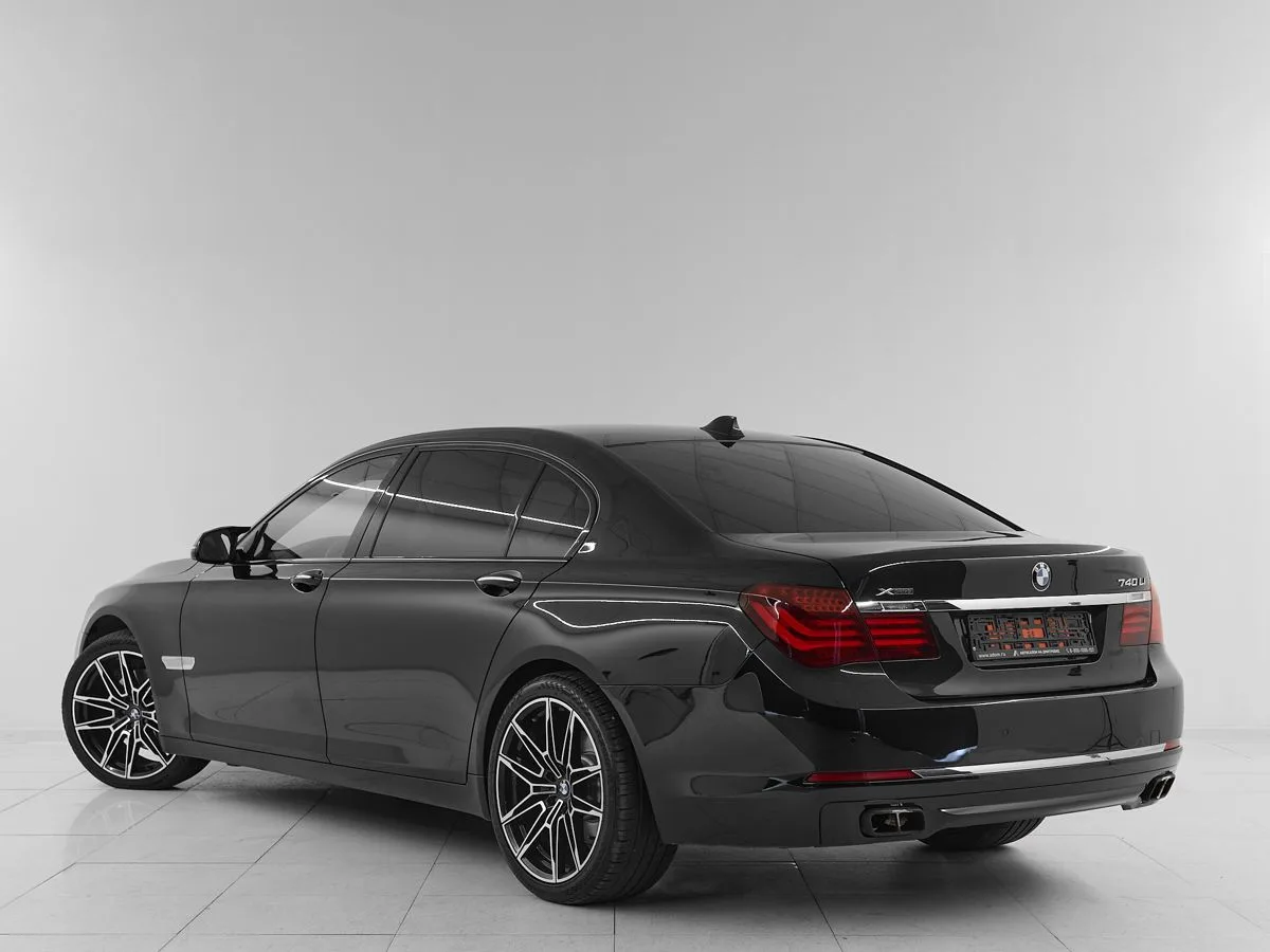 BMW 7 серии V (F01/F02/F04) Рестайлинг · 740Li xDrive — фото 4
