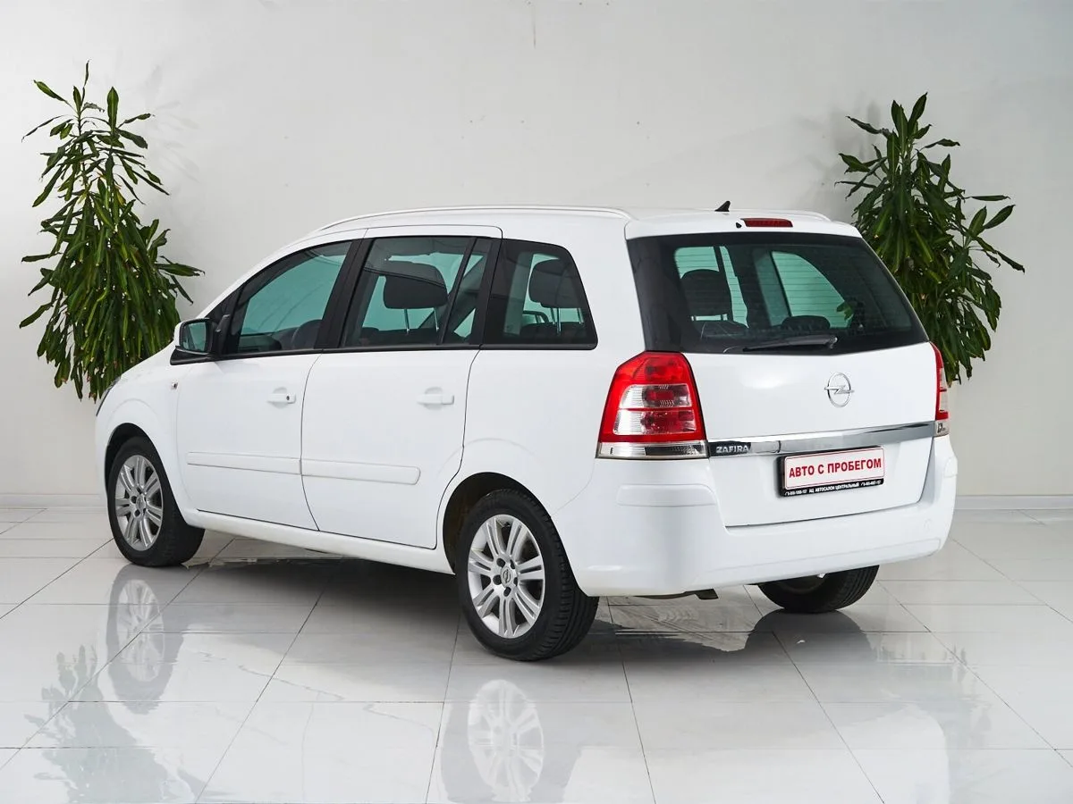 Opel Zafira B Рестайлинг — фото 4