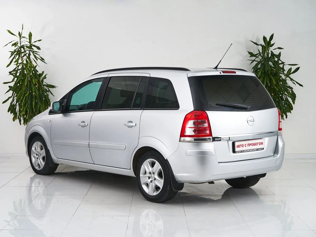 Opel Zafira B Рестайлинг — фото 4