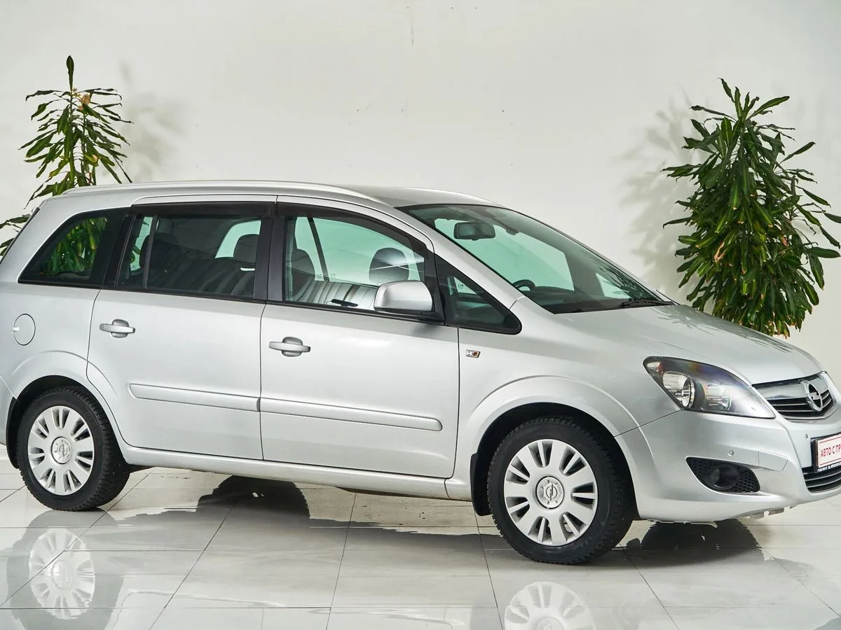 Opel Zafira B Рестайлинг — фото 3