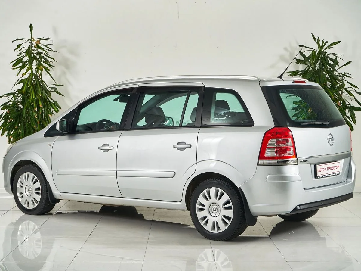 Opel Zafira B Рестайлинг — фото 4