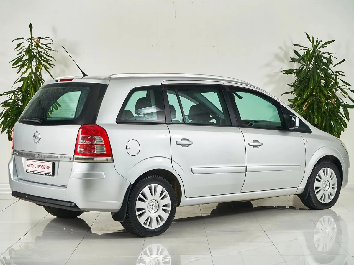 Opel Zafira B Рестайлинг — фото 5