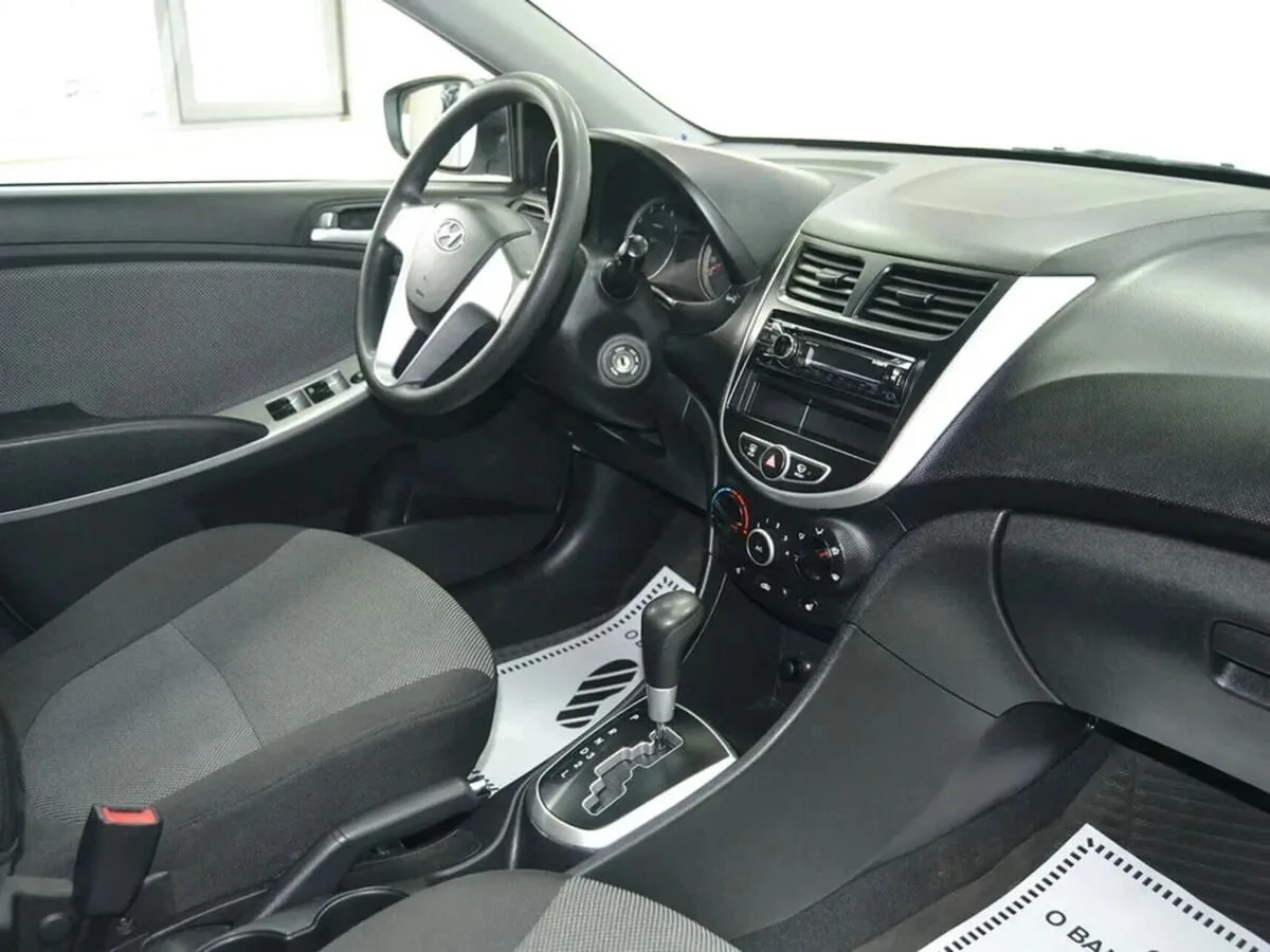 Hyundai Solaris I — фото 5