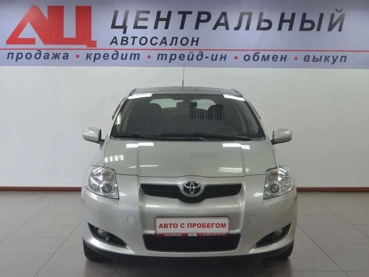 Toyota Auris I — фото 2