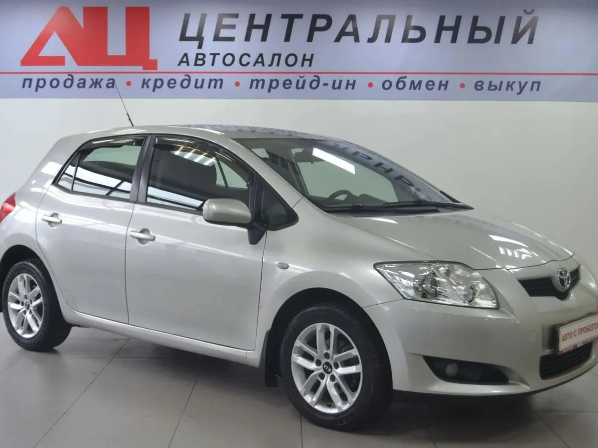 Toyota Auris I — фото 3