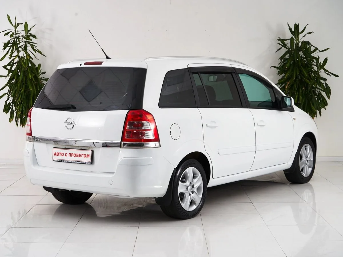 Opel Zafira B Рестайлинг — фото 5