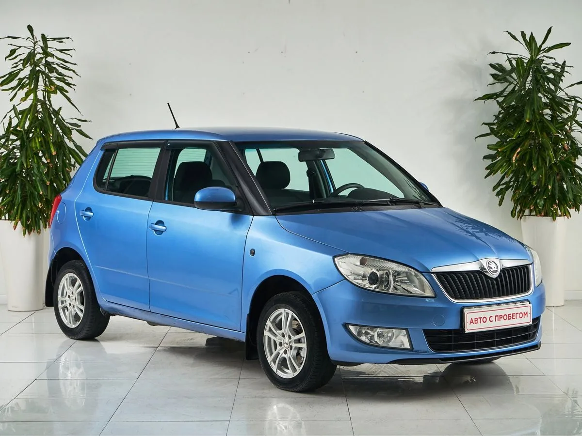 Skoda Fabia II Рестайлинг — фото 3