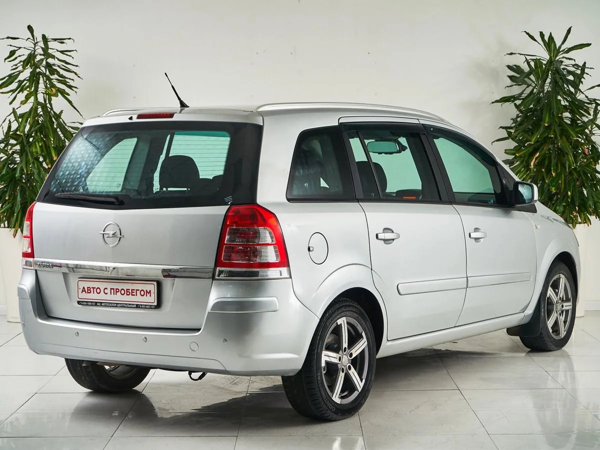 Opel Zafira B Рестайлинг — фото 5